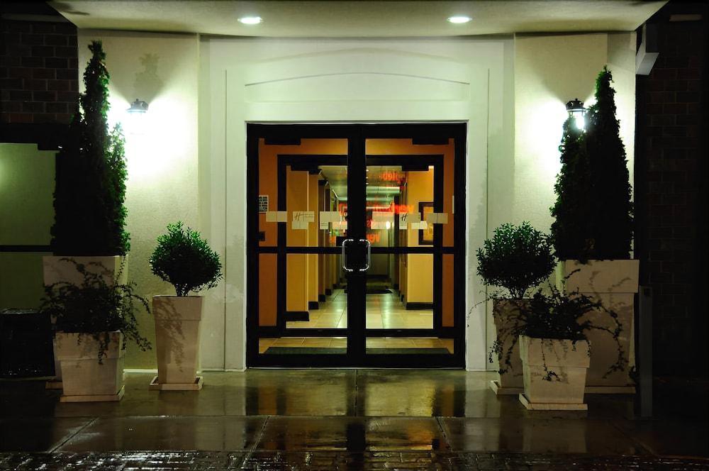 Holiday Inn Express - Delafield By Ihg Luaran gambar