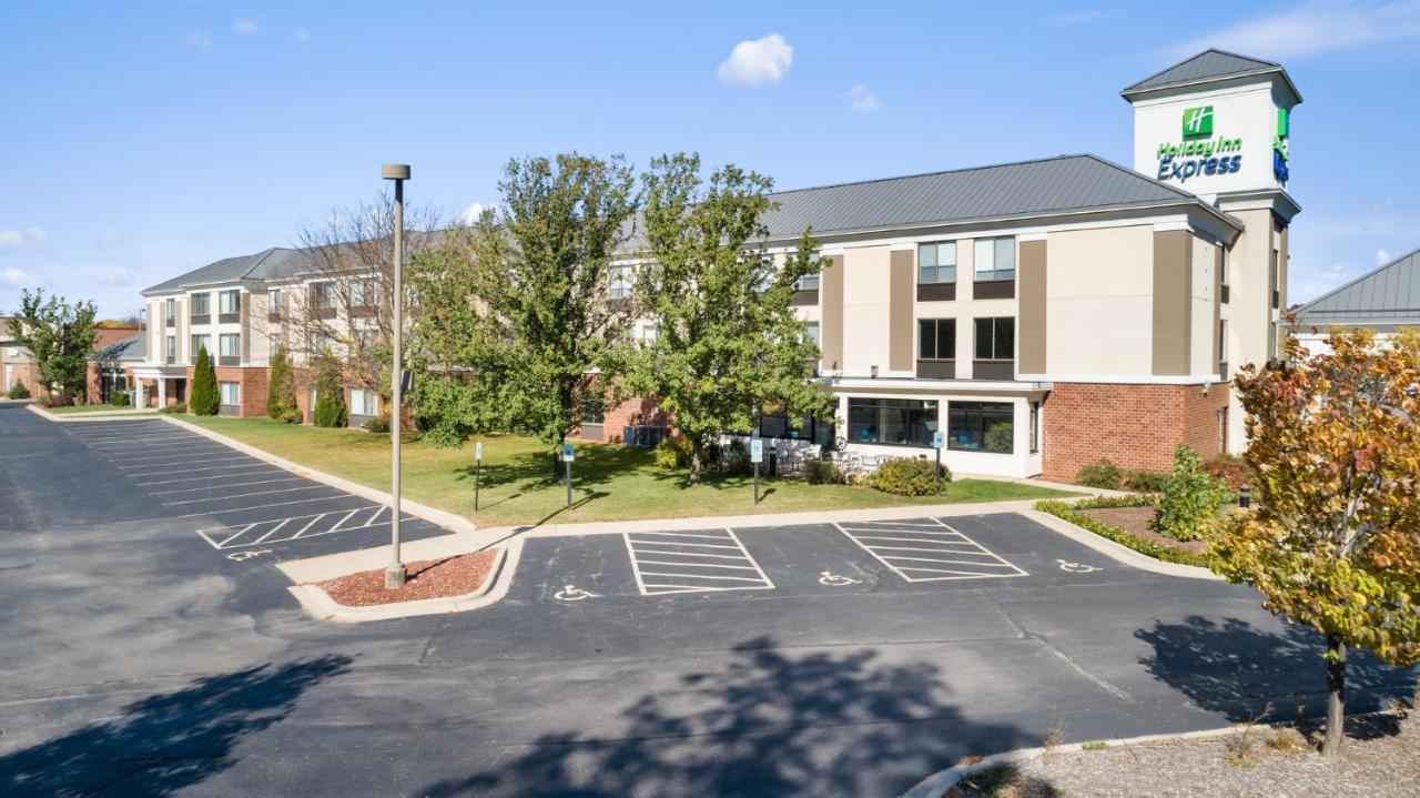 Holiday Inn Express - Delafield By Ihg Luaran gambar