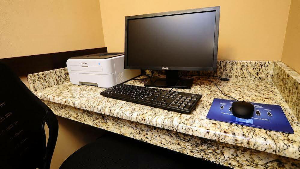 Holiday Inn Express - Delafield By Ihg Luaran gambar